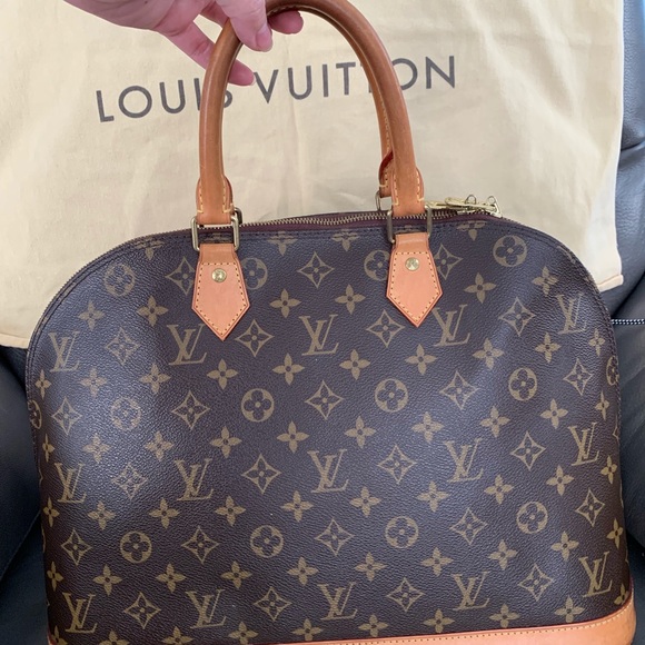 SOLD-Louis Vuitton 2010 Alma GM - Picture 7 of 8